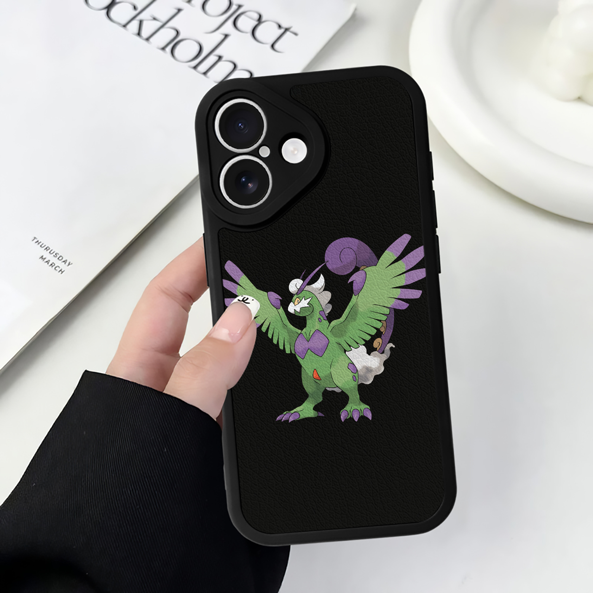 （画像用） ポケットモンスター Pokémon 【iPhone 16シリーズ対応】シリコンスマホケース（レザー調） 材質：シリコン